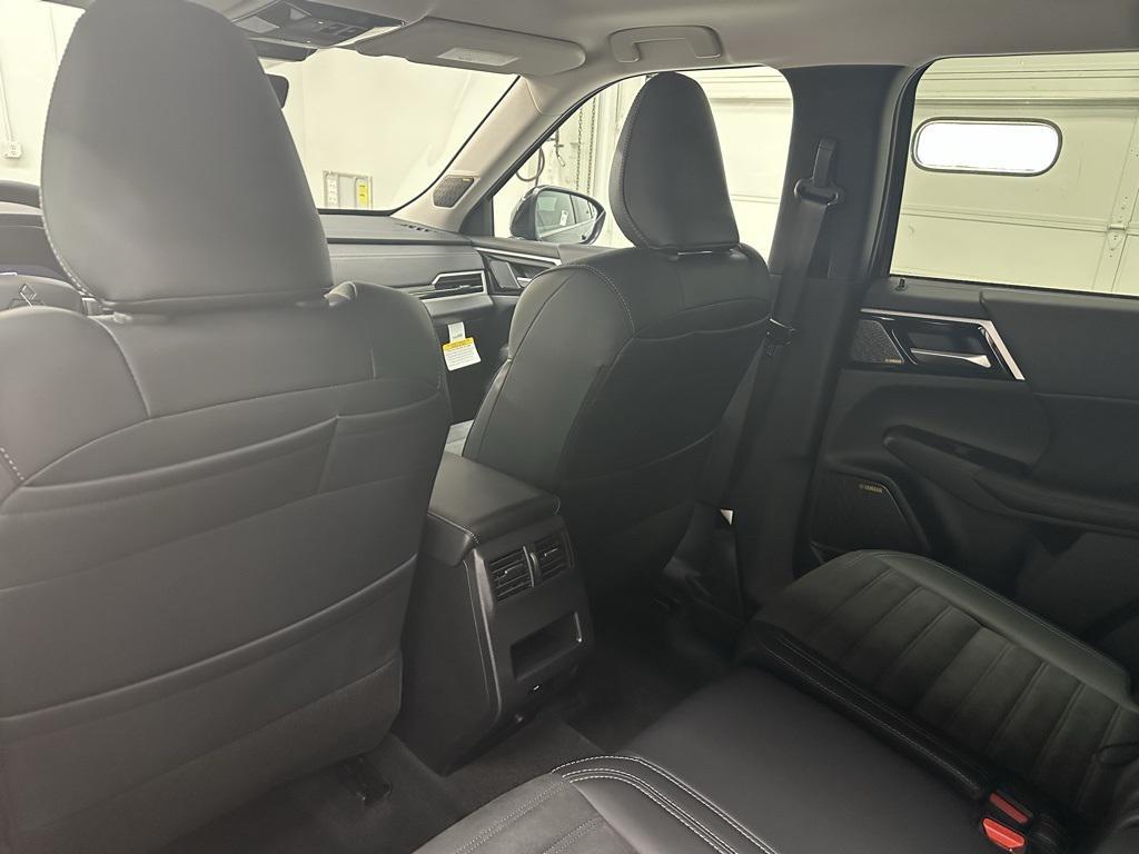 new 2025 Mitsubishi Outlander car, priced at $40,835
