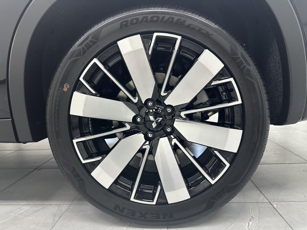 new 2025 Mitsubishi Outlander car, priced at $40,835