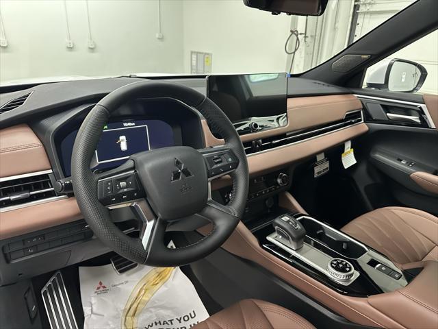 new 2025 Mitsubishi Outlander car, priced at $44,200