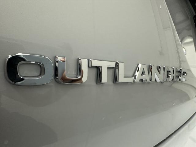 new 2025 Mitsubishi Outlander car, priced at $44,200
