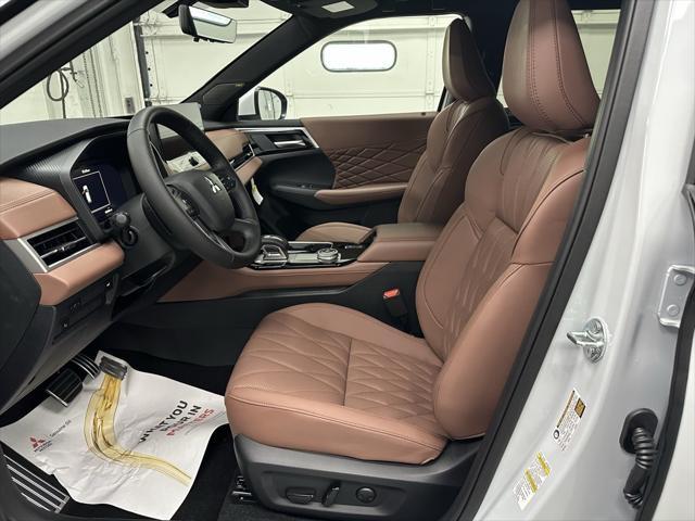 new 2025 Mitsubishi Outlander car, priced at $44,200