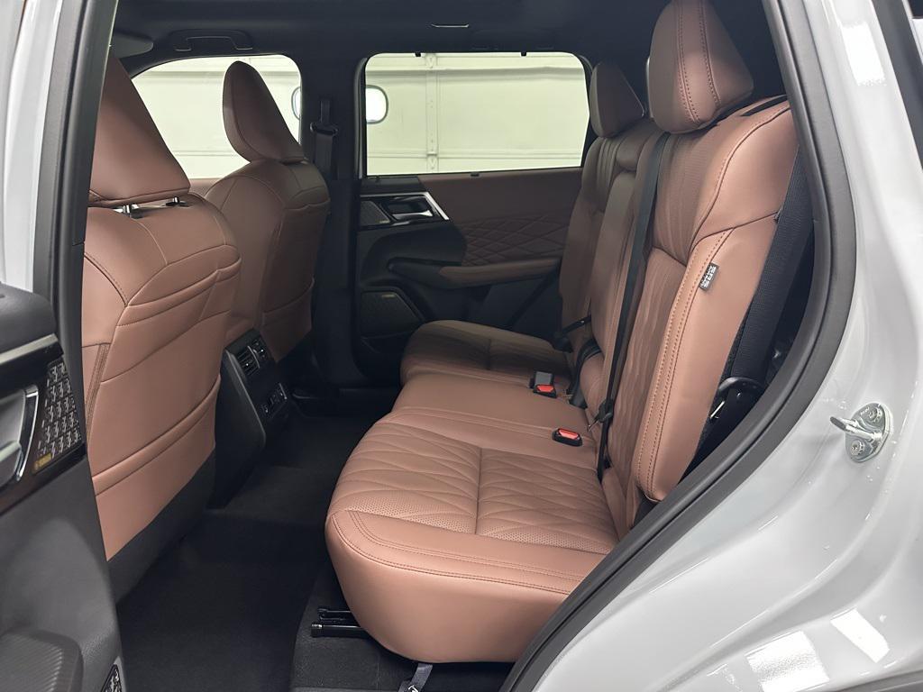new 2025 Mitsubishi Outlander car, priced at $47,200