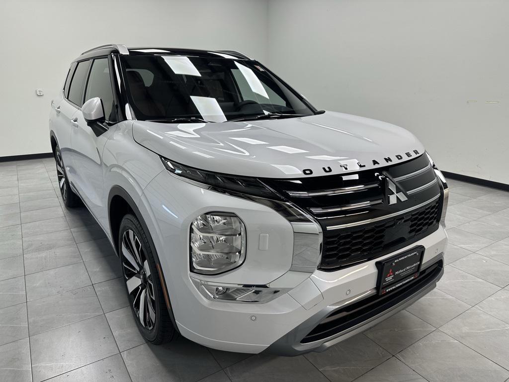 new 2025 Mitsubishi Outlander car, priced at $47,200