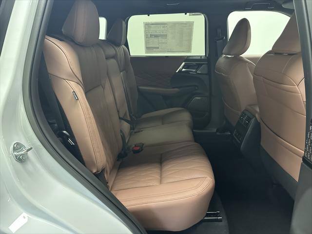 new 2025 Mitsubishi Outlander car, priced at $44,200