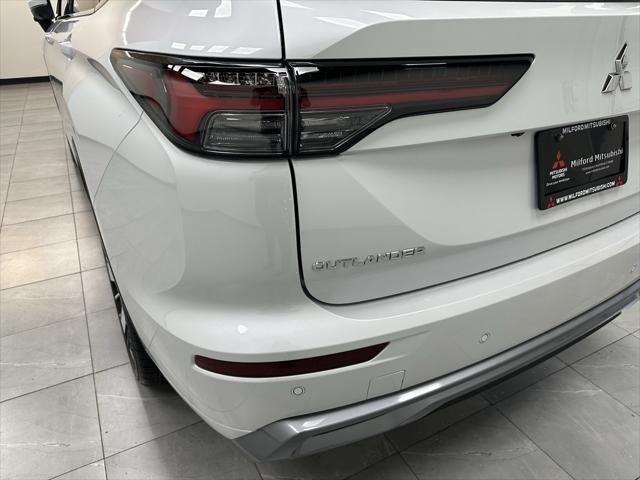 new 2025 Mitsubishi Outlander car, priced at $44,200