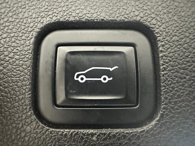 used 2023 Cadillac XT6 car, priced at $31,432