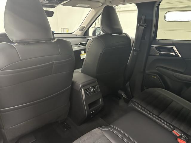 new 2025 Mitsubishi Outlander car, priced at $38,585
