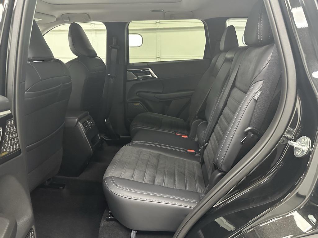 new 2025 Mitsubishi Outlander car, priced at $41,585