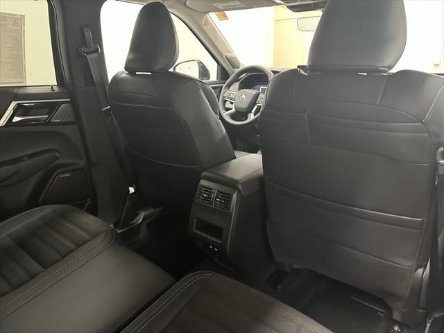 new 2025 Mitsubishi Outlander car, priced at $38,585