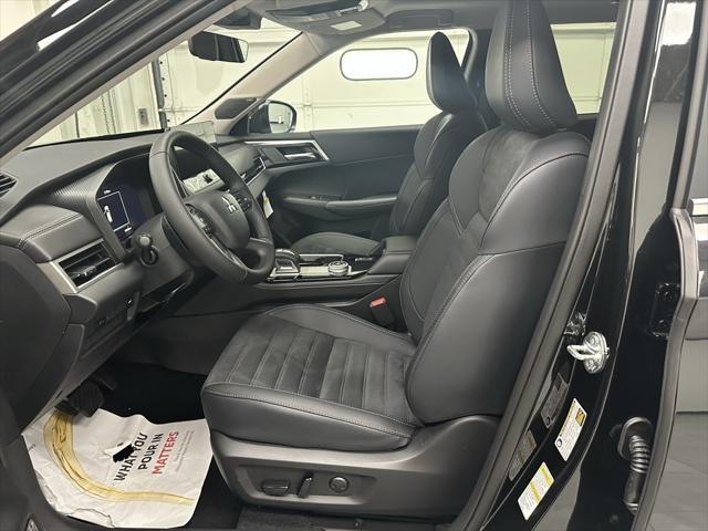 new 2025 Mitsubishi Outlander car, priced at $38,585