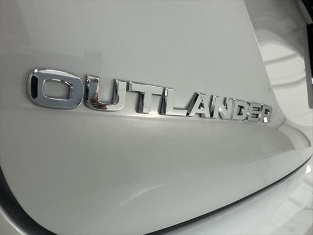 new 2025 Mitsubishi Outlander car, priced at $32,440