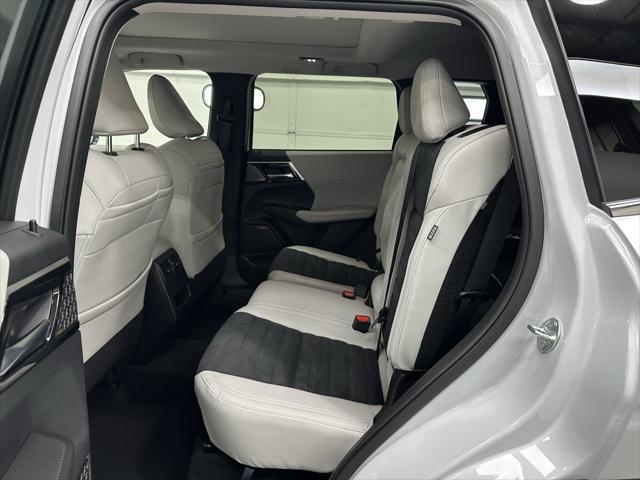 new 2025 Mitsubishi Outlander car, priced at $38,360