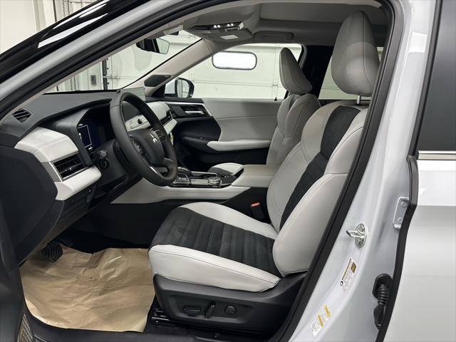 new 2025 Mitsubishi Outlander car, priced at $38,360
