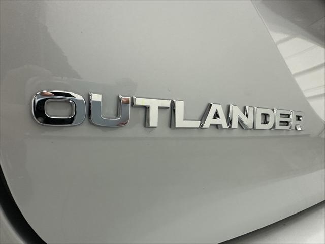 new 2025 Mitsubishi Outlander car, priced at $38,625