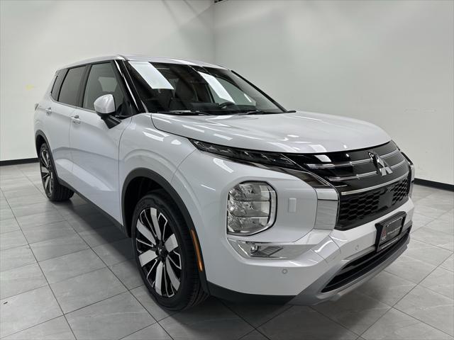 new 2025 Mitsubishi Outlander car, priced at $38,625
