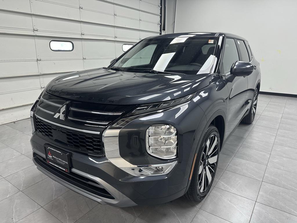 new 2025 Mitsubishi Outlander car, priced at $41,215
