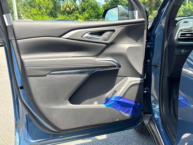 new 2025 Chevrolet Traverse car, priced at $43,060