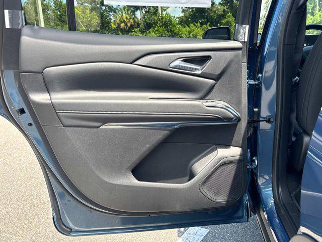 new 2025 Chevrolet Traverse car, priced at $43,060