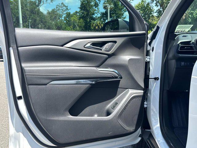 new 2025 Chevrolet Traverse car, priced at $42,695