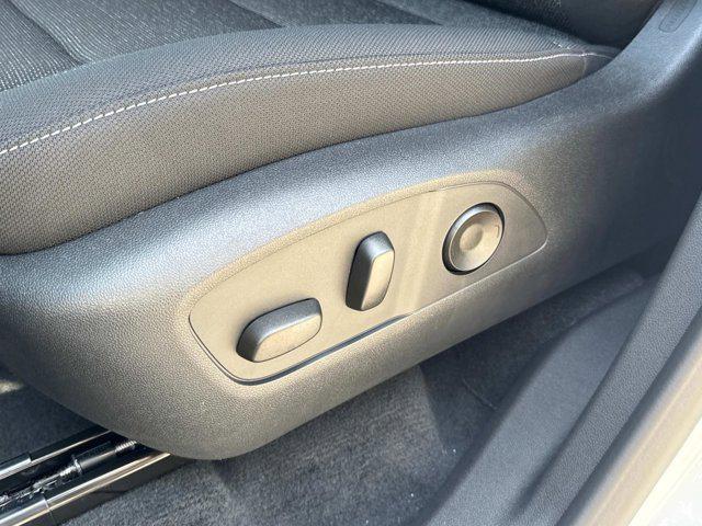 new 2025 Chevrolet Traverse car, priced at $42,695