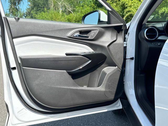 new 2025 Chevrolet Trax car, priced at $24,135