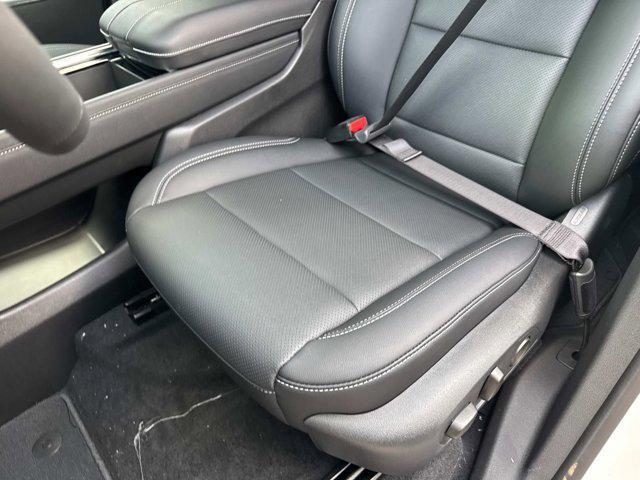 new 2025 Chevrolet Traverse car, priced at $43,890
