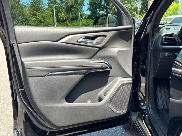 new 2025 Chevrolet Traverse car, priced at $42,695