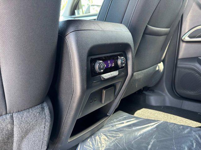 new 2025 Chevrolet Traverse car, priced at $42,695
