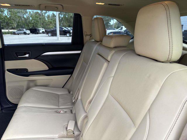 used 2019 Toyota Highlander car, priced at $21,700