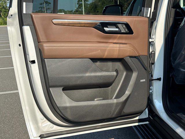 new 2025 Chevrolet Suburban car, priced at $89,100