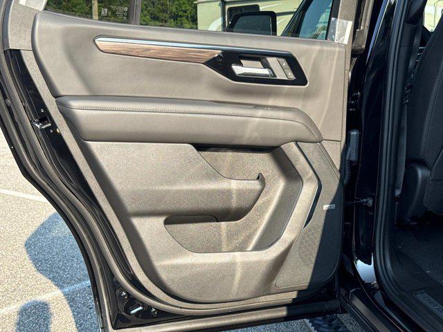new 2025 Chevrolet Suburban car, priced at $91,575