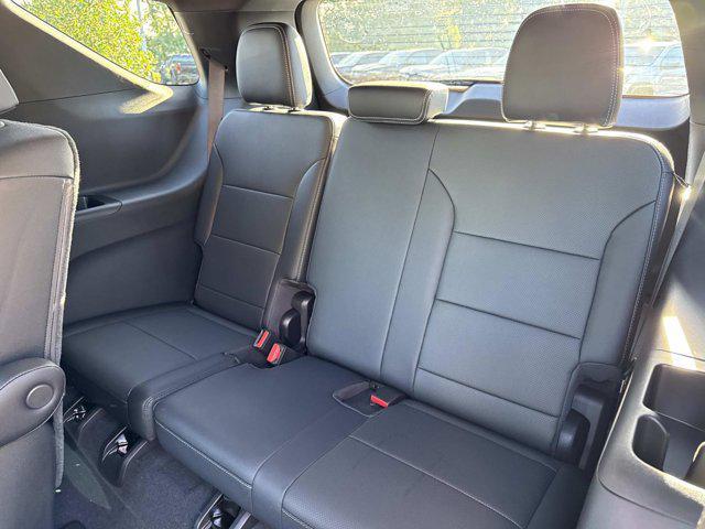 new 2026 Chevrolet Traverse car, priced at $52,135