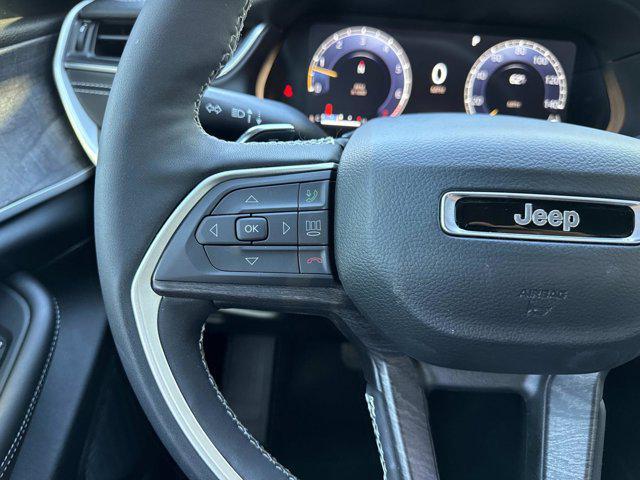 used 2025 Jeep Grand Cherokee car, priced at $41,990