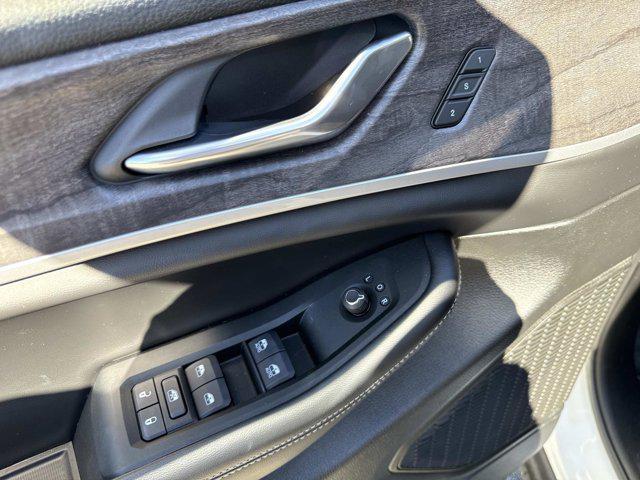 used 2025 Jeep Grand Cherokee car, priced at $41,990