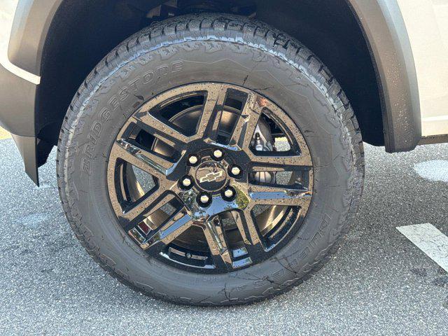 new 2025 Chevrolet Colorado car, priced at $45,020