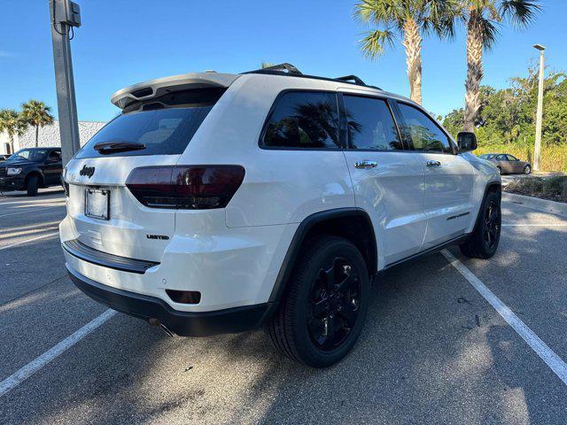 used 2017 Jeep Grand Cherokee car, priced at $15,894