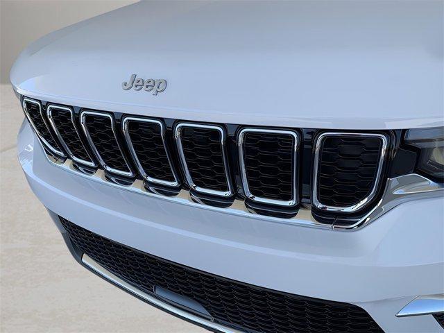 new 2025 Jeep Grand Cherokee car, priced at $43,789