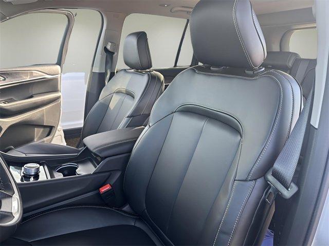 new 2024 Jeep Grand Cherokee car, priced at $41,570