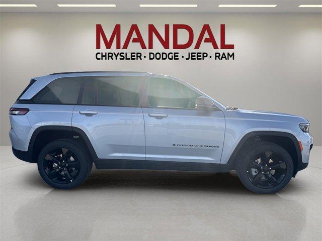 new 2024 Jeep Grand Cherokee car, priced at $41,570