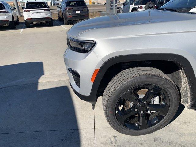 new 2024 Jeep Grand Cherokee car, priced at $40,596