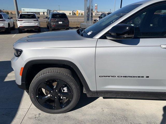 new 2024 Jeep Grand Cherokee car, priced at $40,596