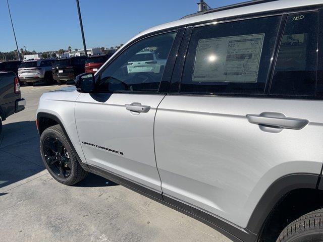 new 2024 Jeep Grand Cherokee car, priced at $40,596