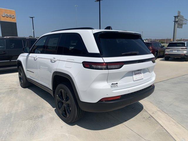 new 2024 Jeep Grand Cherokee car, priced at $40,157