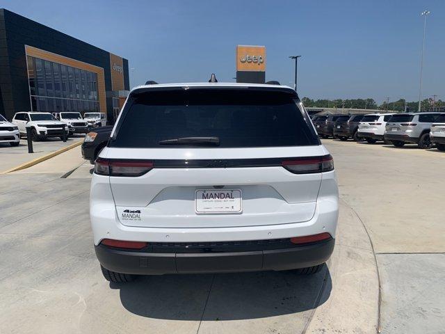 new 2024 Jeep Grand Cherokee car, priced at $40,157