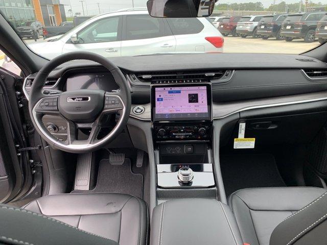 new 2025 Jeep Grand Cherokee car, priced at $45,110