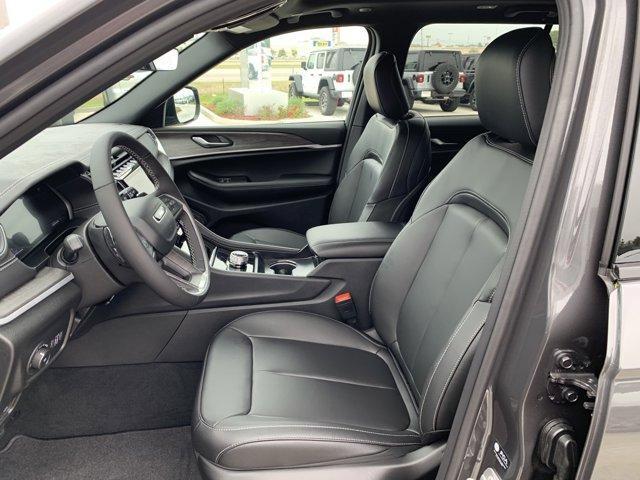 new 2025 Jeep Grand Cherokee car, priced at $45,110