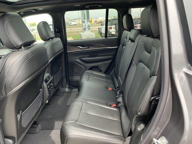 new 2025 Jeep Grand Cherokee car, priced at $45,110