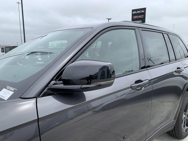 new 2025 Jeep Grand Cherokee car, priced at $45,230