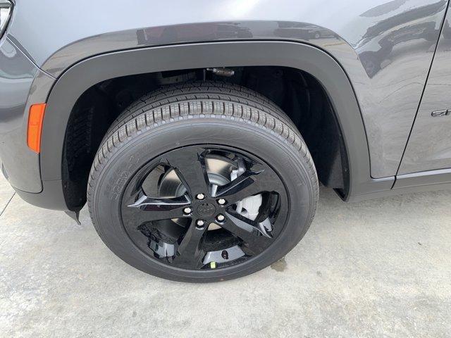 new 2025 Jeep Grand Cherokee car, priced at $45,110