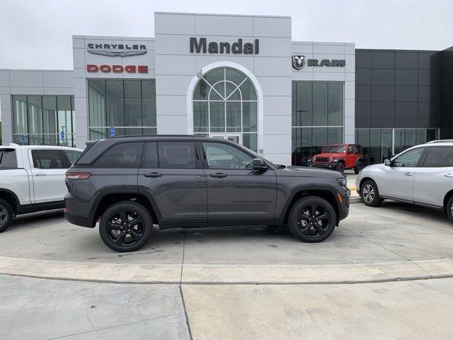 new 2025 Jeep Grand Cherokee car, priced at $45,230